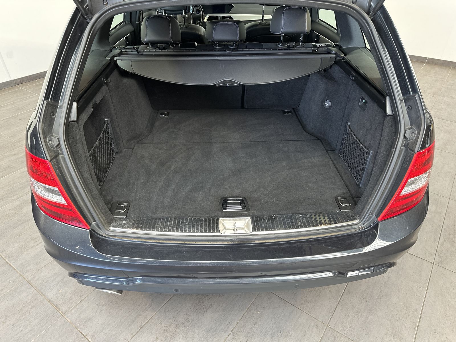 Fahrzeugabbildung Mercedes-Benz C 220d T AMG-Paket NAV+SHZ+MFL+PARKTRONIC+17Zo