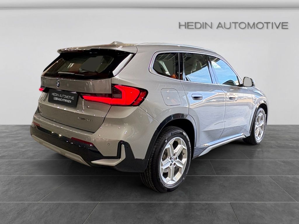 BMW X1 xDrive 20d xLine LED AHK KAM LHZ SHZ SPIEGELP foto 6