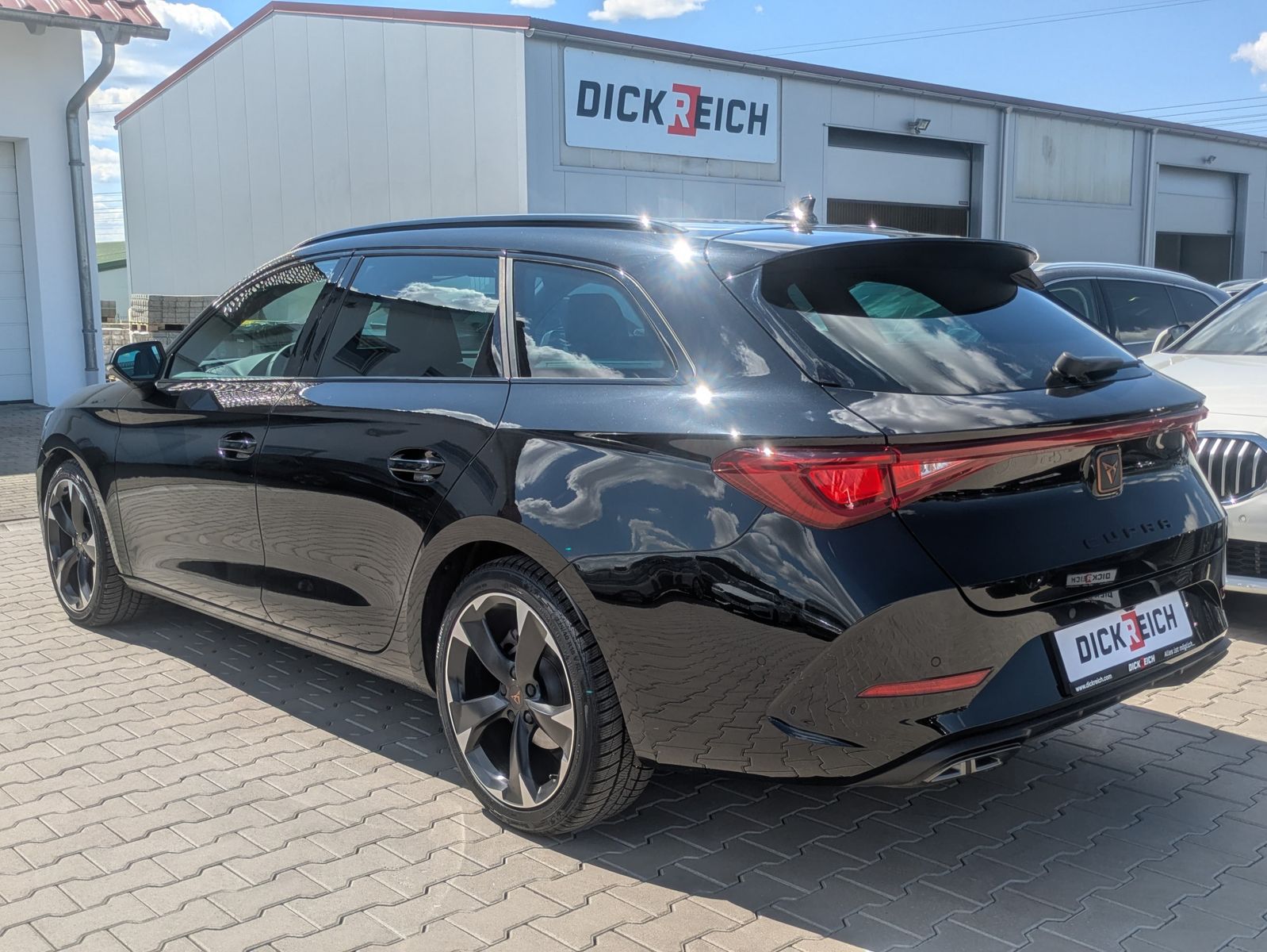 Fahrzeugabbildung CUPRA Leon 1.5 eTSI DSG MATRIX-LED*ACC*APP*KAMERA*18"