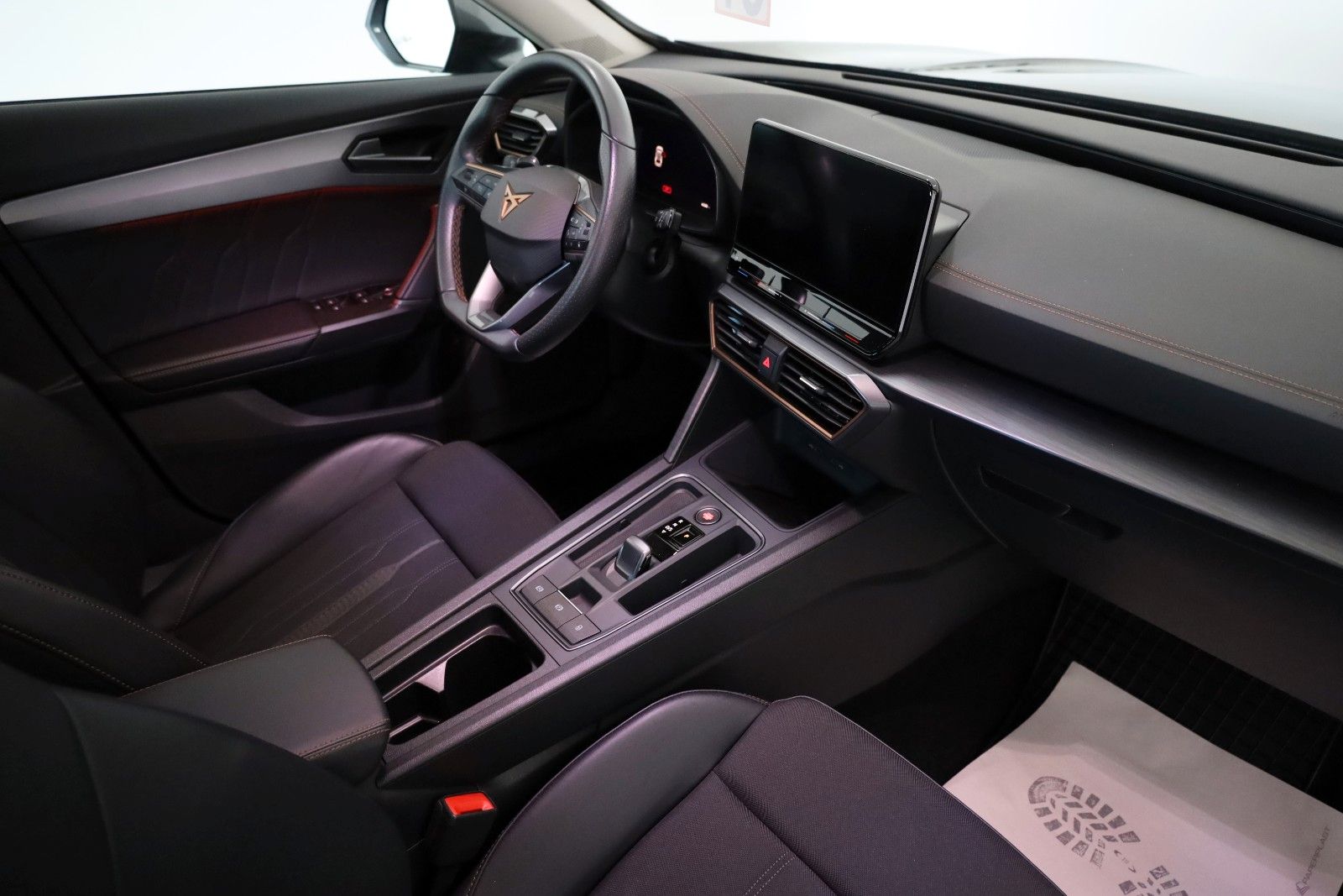 Fahrzeugabbildung CUPRA Formentor e-Hybrid T.Leder,Navi,LED,ACC,AppleCar