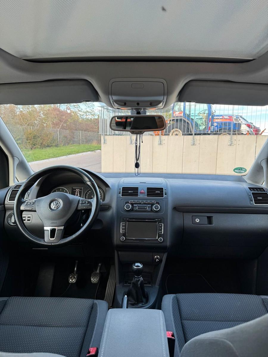 Volkswagen Touran 2010 — photo 7