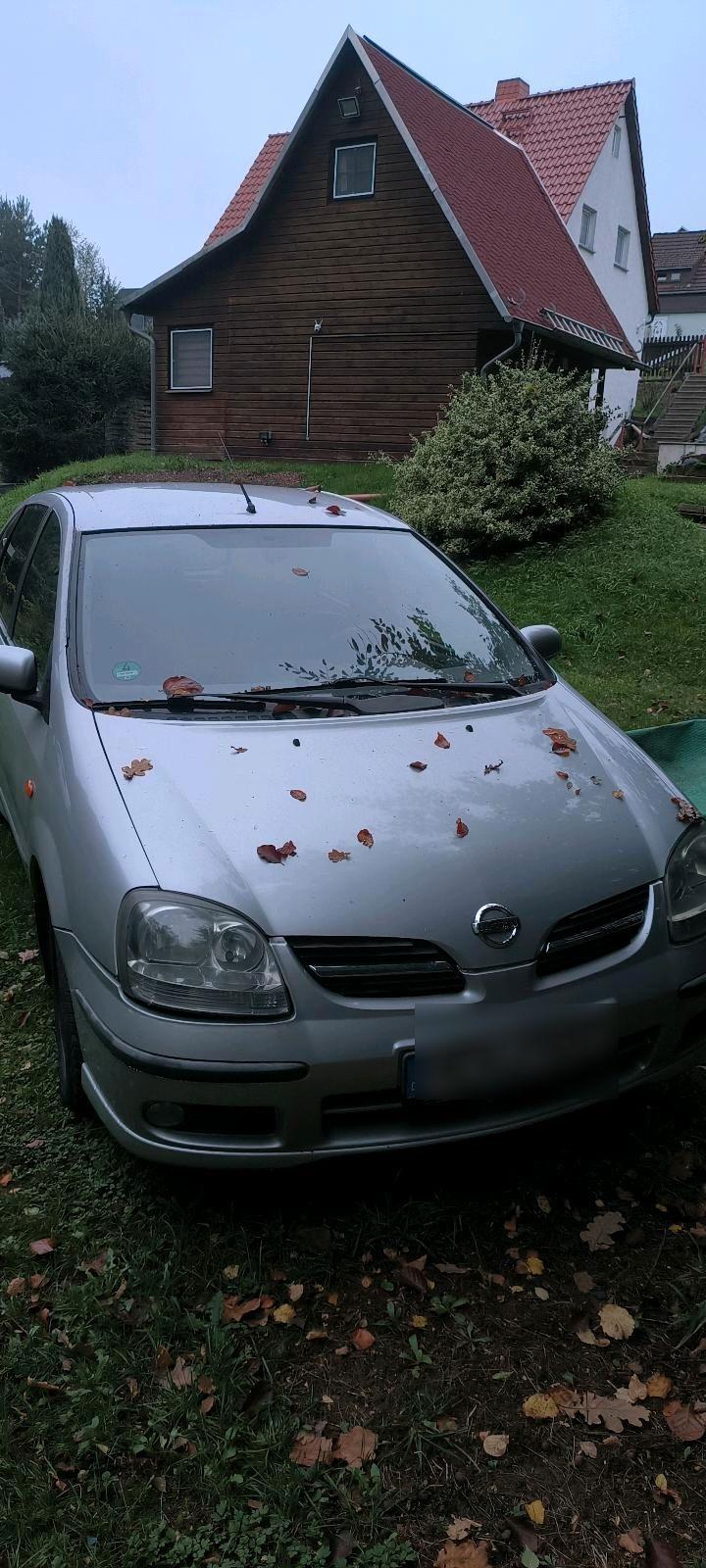 Nissan Almera Tino