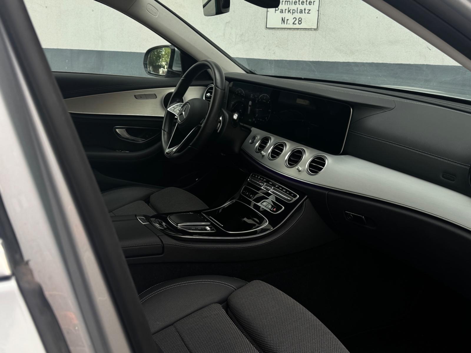 Mercedes-Benz E 220d T-Modell*NAVI*R.cam*LED*Avantgarde*Touch*