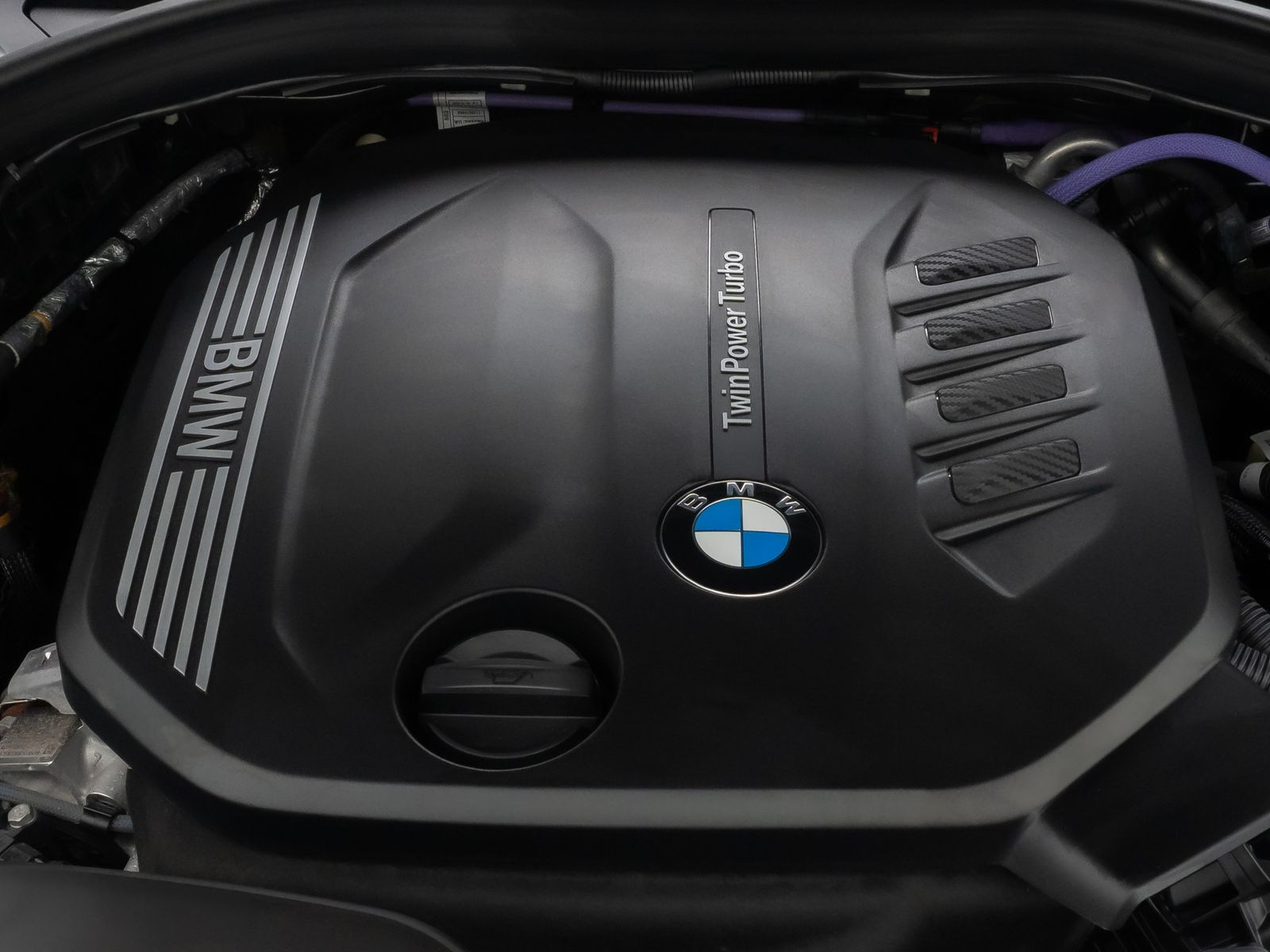 Fahrzeugabbildung BMW 320d Sport Line Alarm DAB AHK H/K Individual LED
