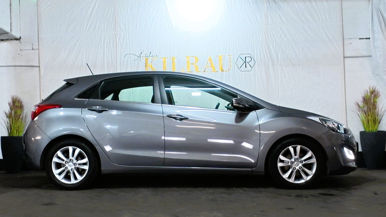 HYUNDAI i30 1.Hand Xenon, Kamera, PDC, Navi, Touch