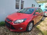 Ford Focus Lim. Titanium 2,0*AUT*Temp*Shz*PDC*Garan. - Ford Focus aus 2011: 2.0
