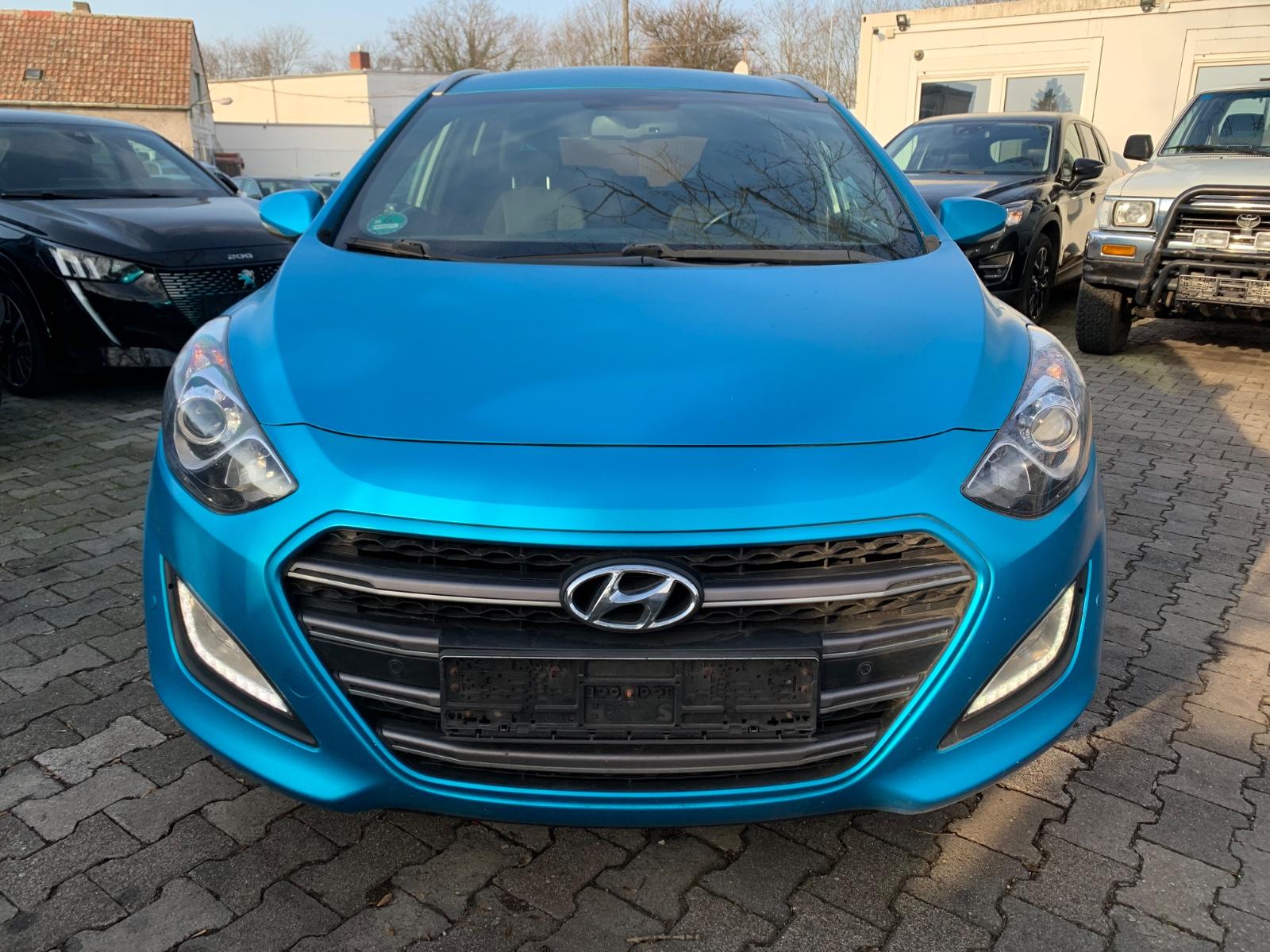 Hyundai i30 cw blue Passion 1.6 GDI Klimaaut Navi Pdc E6