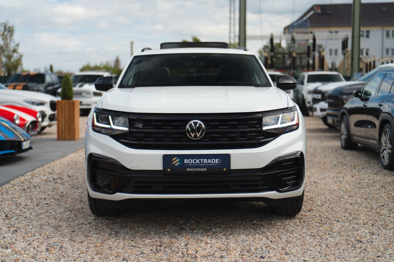 Fahrzeugabbildung Volkswagen ATLAS 3.6 Cross Sport 4x4 R-Line Black 4Motion