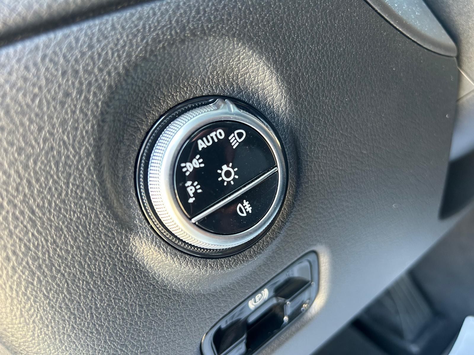 Fahrzeugabbildung Mercedes-Benz C 200 d Avantgarde°1.Hand°AHK°LED°Kamera°Navi°