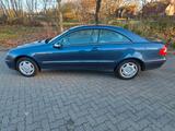 Mercedes-Benz CLK 200 K Elegance - blaue Mercedes-Benz CLK 200