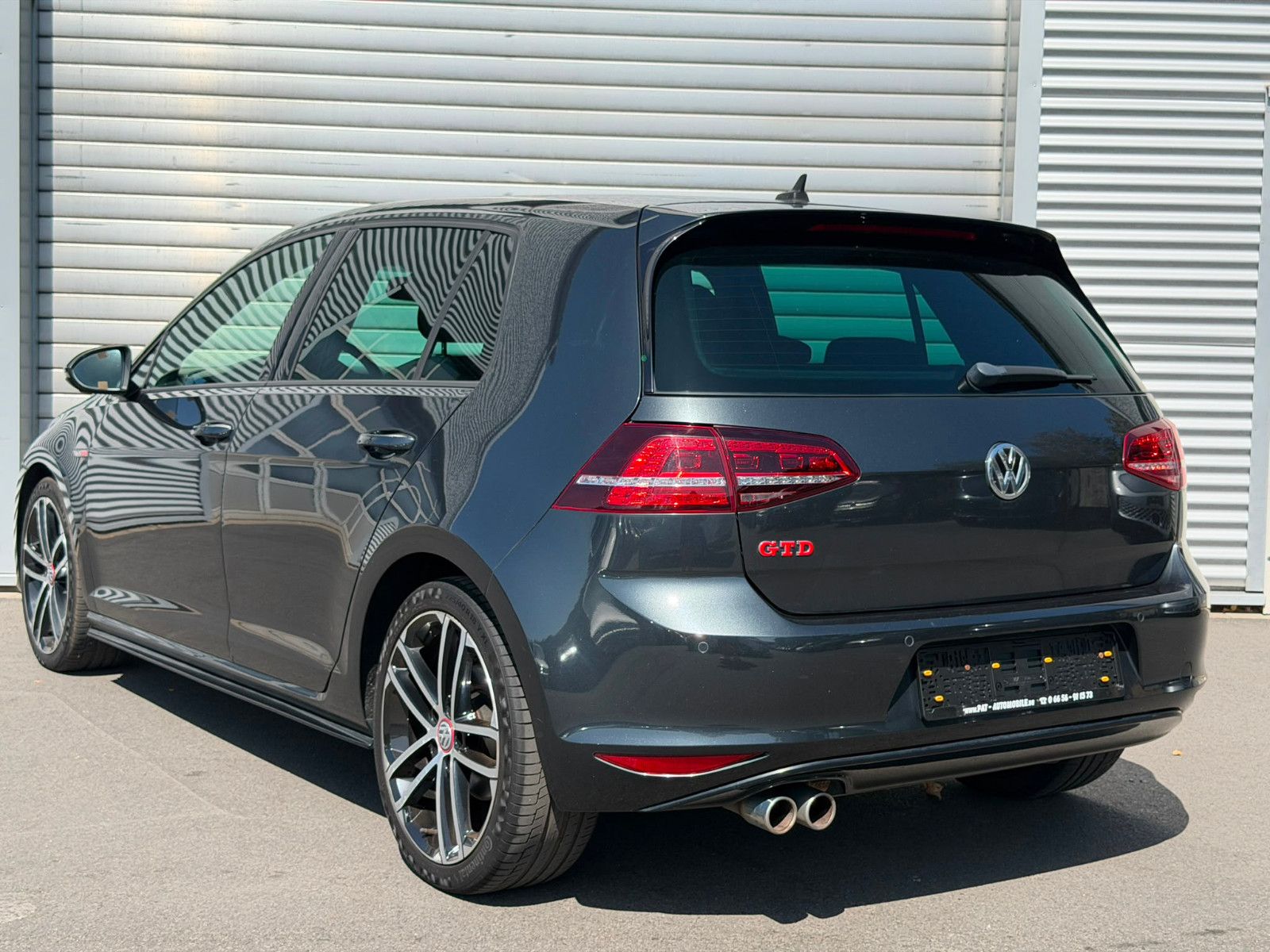 Fahrzeugabbildung Volkswagen Golf VII Lim. GTD DSG Bi-Xenon GRA Navi SHZ PDC