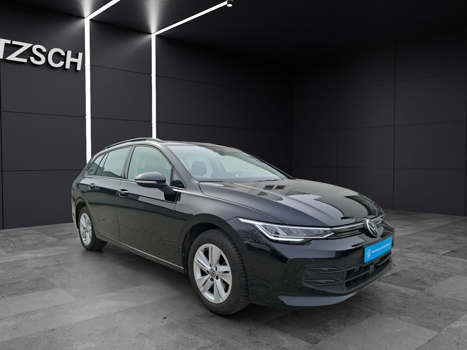 Fahrzeugabbildung Volkswagen Golf VIII Variant TSI Life Standhzg. LED Navi AI