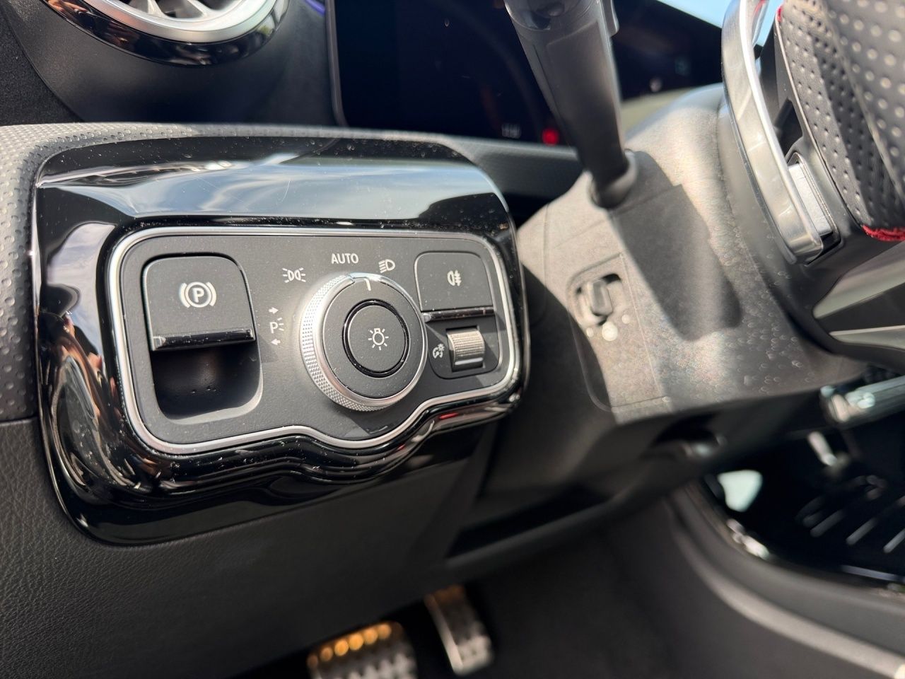 Fahrzeugabbildung Mercedes-Benz A 200 AMG+LED+AMBIENTE+DAB+LHZ+SHZ+