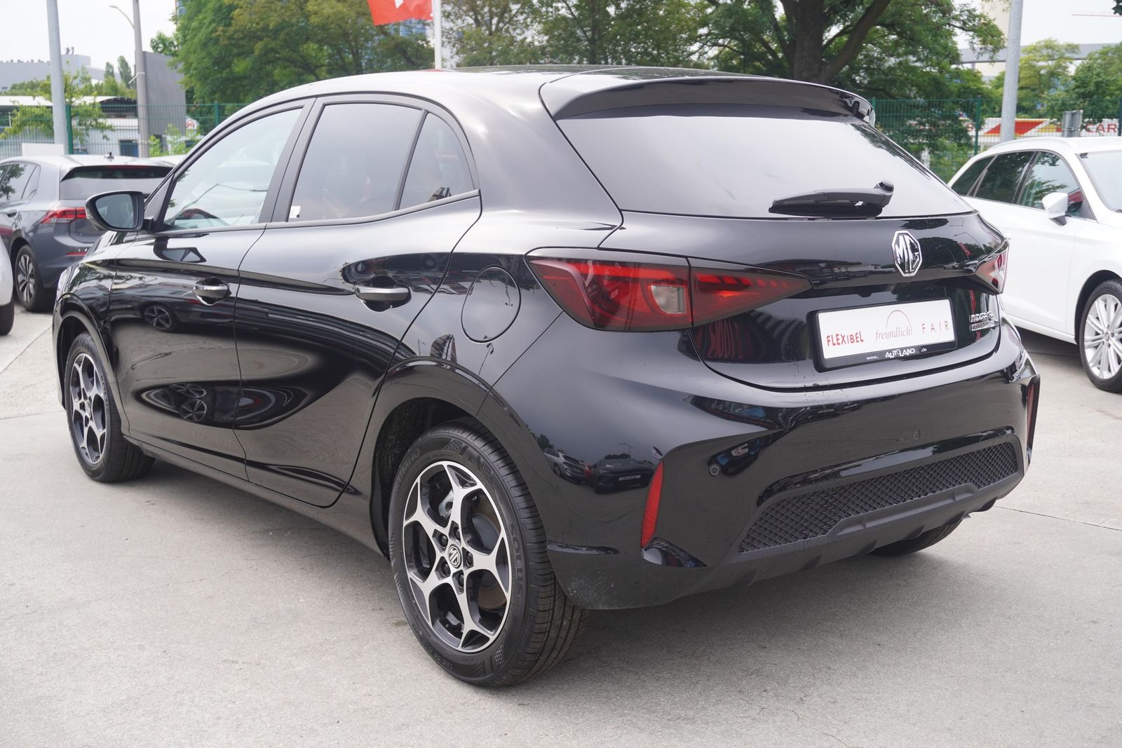 MG3 1.5 Hybrid Luxury Aut. LED ACC Navi 360° imagem 3