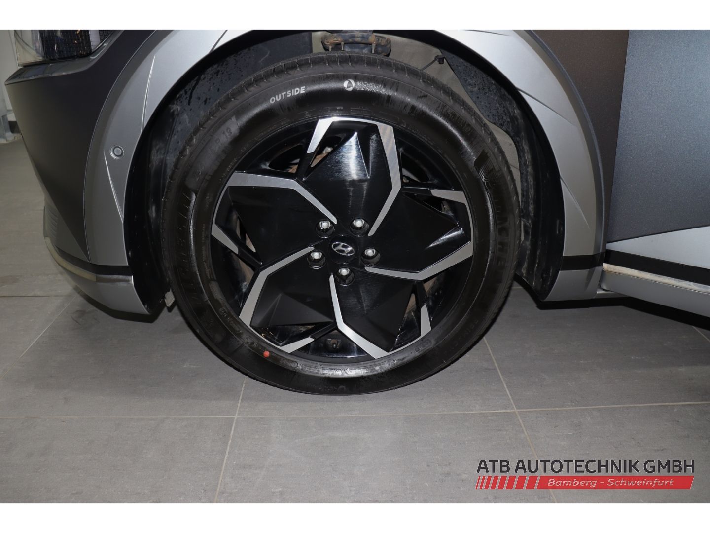 Fahrzeugabbildung Hyundai IONIQ 5 72,6 kWh UNIQ 98,2% SOH HUD El. Fondsitz