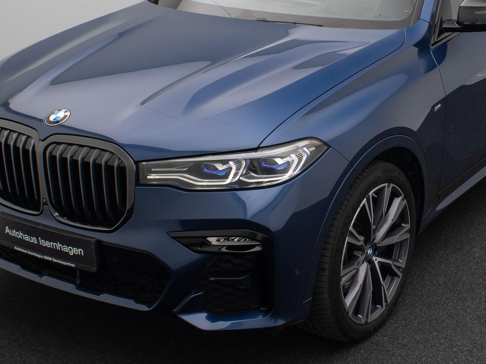 Fahrzeugabbildung BMW X7 M50i  Massage 360°B&W Laser DAB SkyLounge 22"