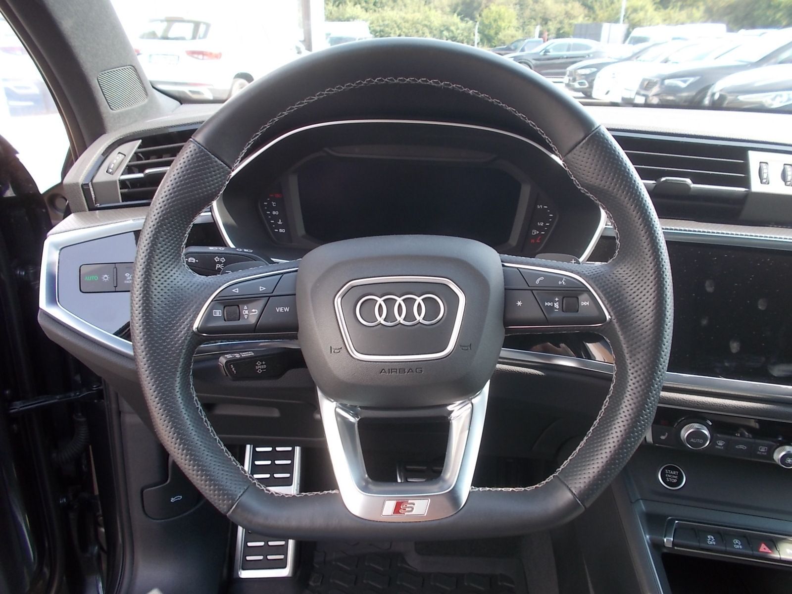 Fahrzeugabbildung Audi Q3 S-line 35 1.5 TFSI (150 PS) S-tronic