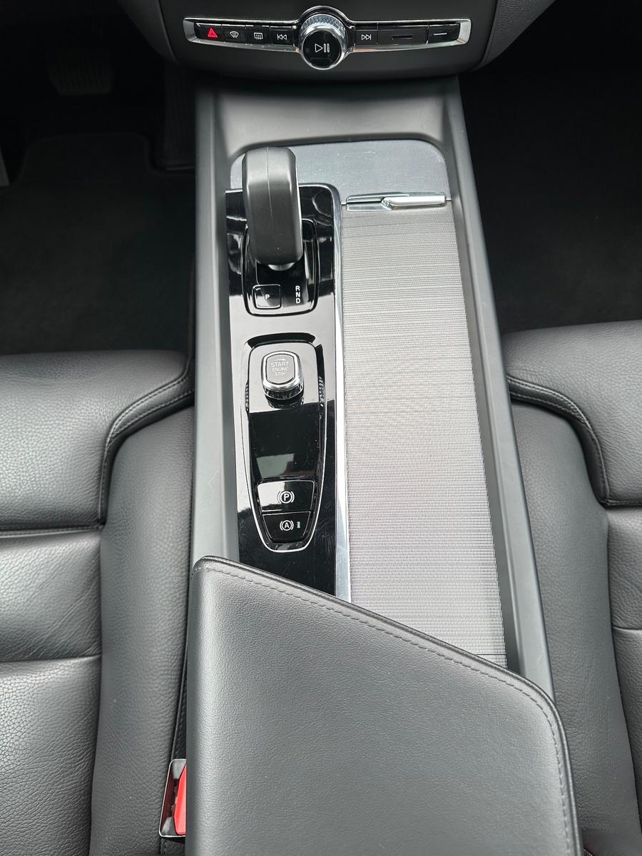 Volvo XC60 B5 AWD Ultimate Dark NAV+LED+PANO+AHK+STHZ, миниатюра 21