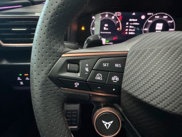 Fahrzeugbestand 16 Cupra Leon Sportstourer 1.5 AHK Panodach Kamera