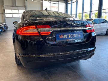 Jaguar XF 2.2 Diesel *LEDER*KAM*NAVI*PDC*SZHZ*XENON*