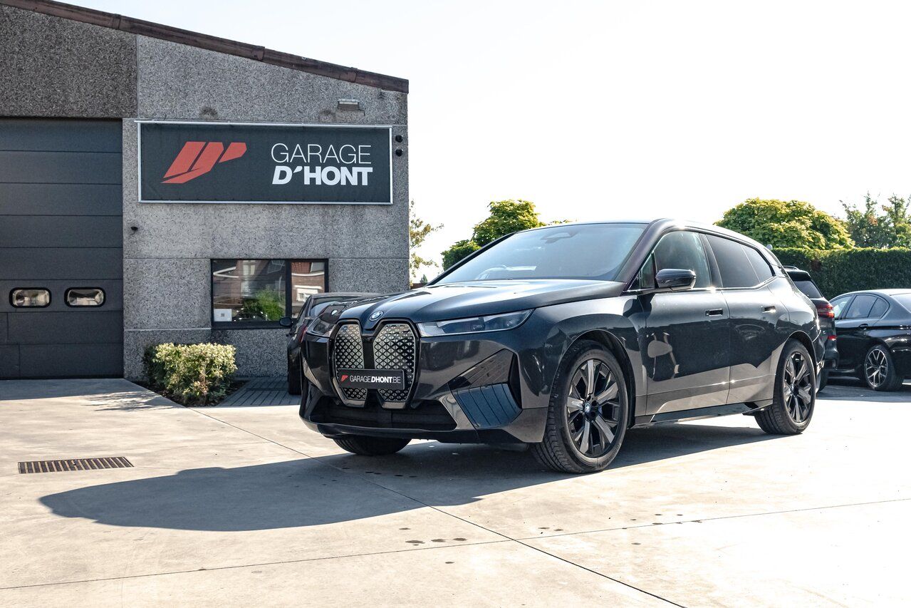 BMW iX xDrive 40e, M pack, parking+, zetel-en stuurw