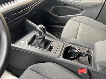 Fahrzeugabbildung Volkswagen Golf VIII Variant 2.0 TDI Life UNFALL!