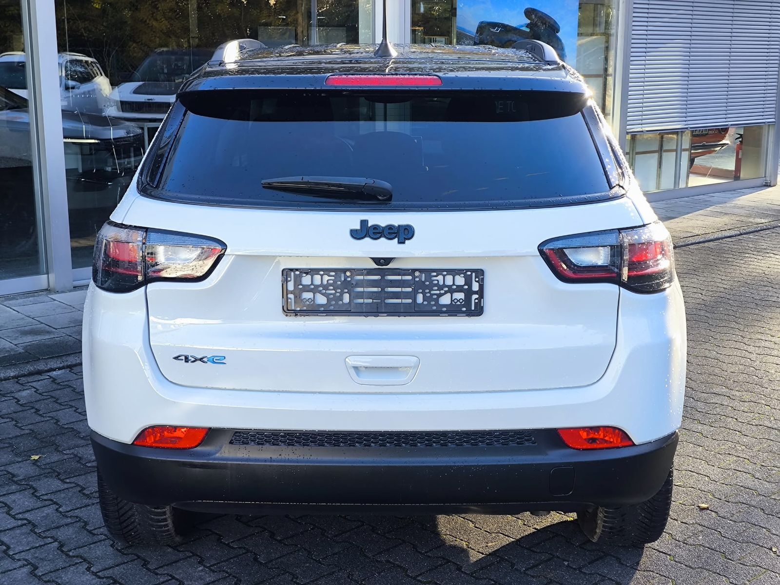 Fahrzeugabbildung Jeep Compass Upland 4WD PHEV VIRTU+NAVI+SHZ+KAM+ACC+
