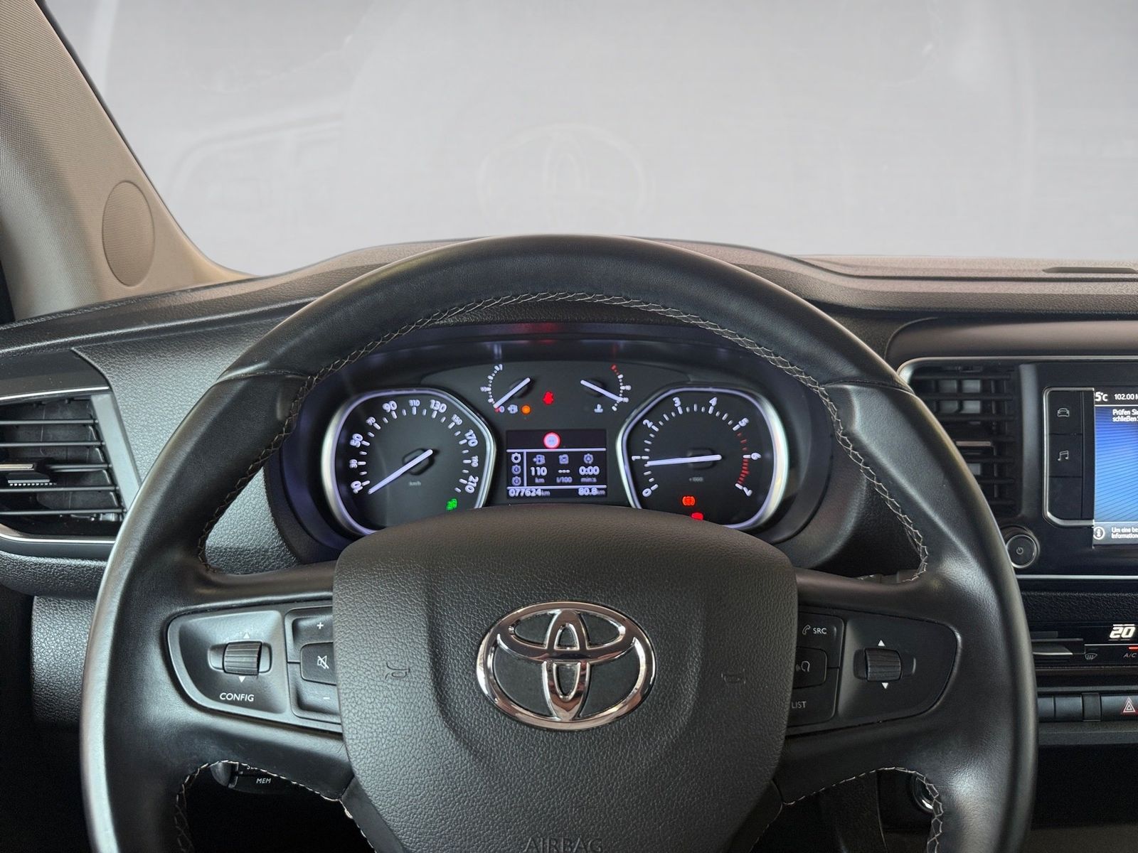 Fahrzeugabbildung Toyota Proace Verso 2.0 D-4D L1 Team D. 8 Sitzer