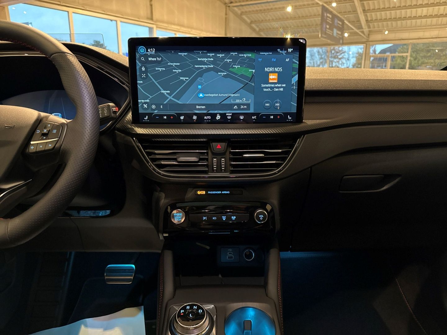 Fahrzeugabbildung Ford Kuga ST-Line X HUD AHK-klappbar El. Panodach Nav