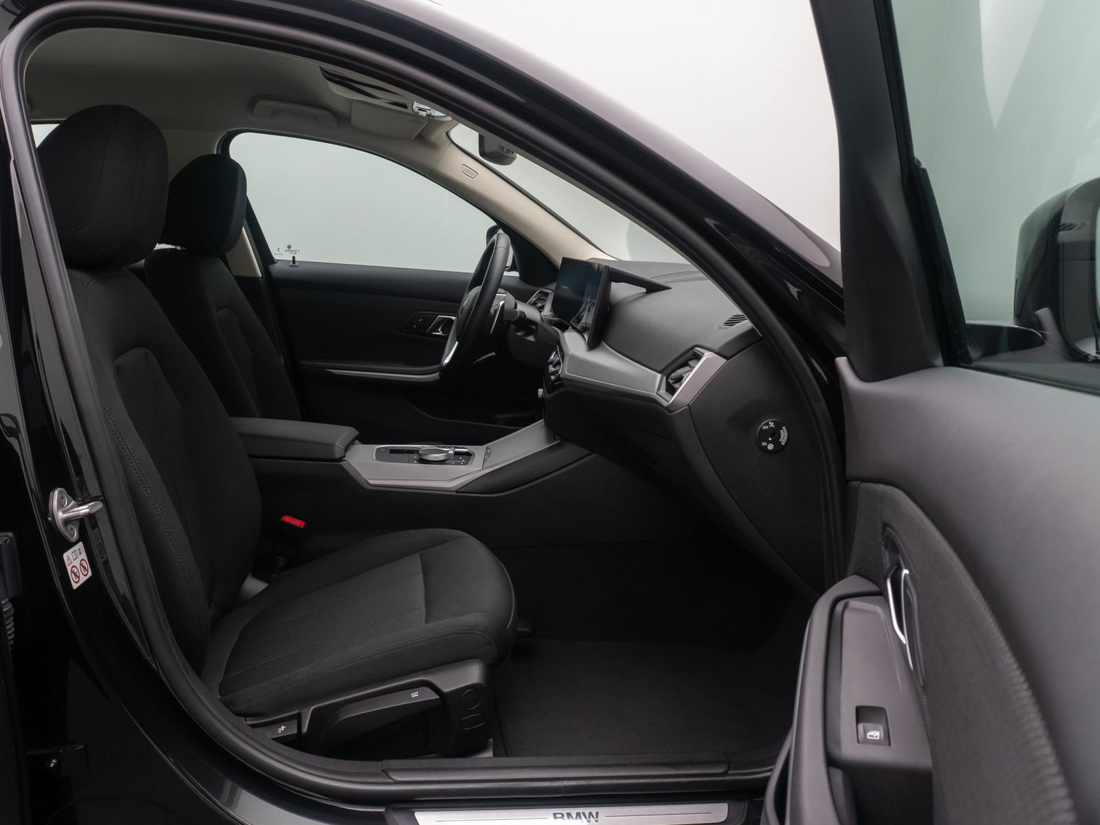Fahrzeugabbildung BMW 318i GeschwindigReg DAB PDC Widscreen Cockpit+