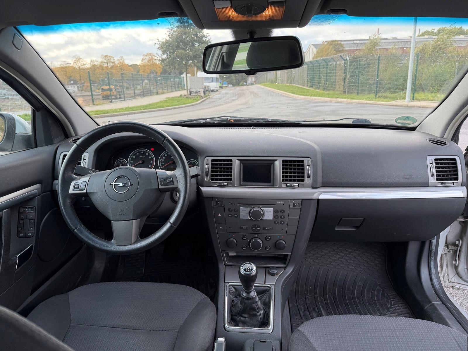 Opel Vectra 2005 — photo 14