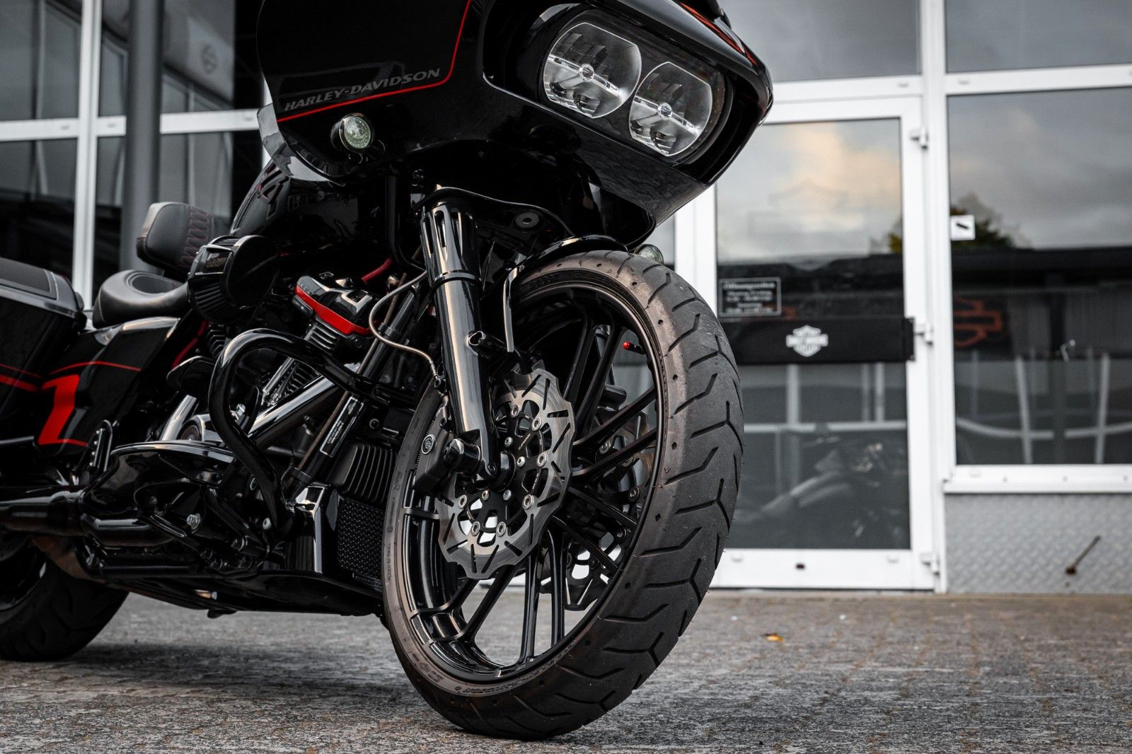 Fahrzeugabbildung Harley-Davidson CVO ROAD GLIDE 117 FLTRXSE - Kesstech -