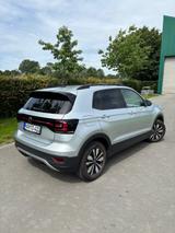Volkswagen T-Cross 1.0 TSI OPF 81 kW DSG MOVE MOVE - Volkswagen T-Cross mit Benzin-Antrieb: Head-Up Display