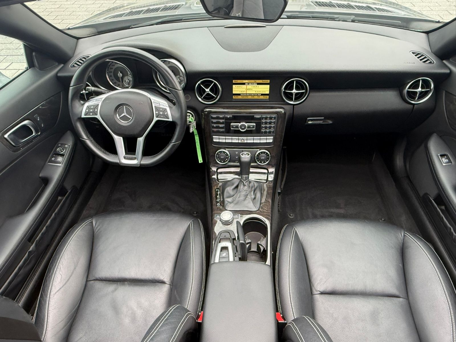 Fahrzeugabbildung Mercedes-Benz SLK 200 Roadster NAVI KLIMA LEDER AIRSHAFT PDC