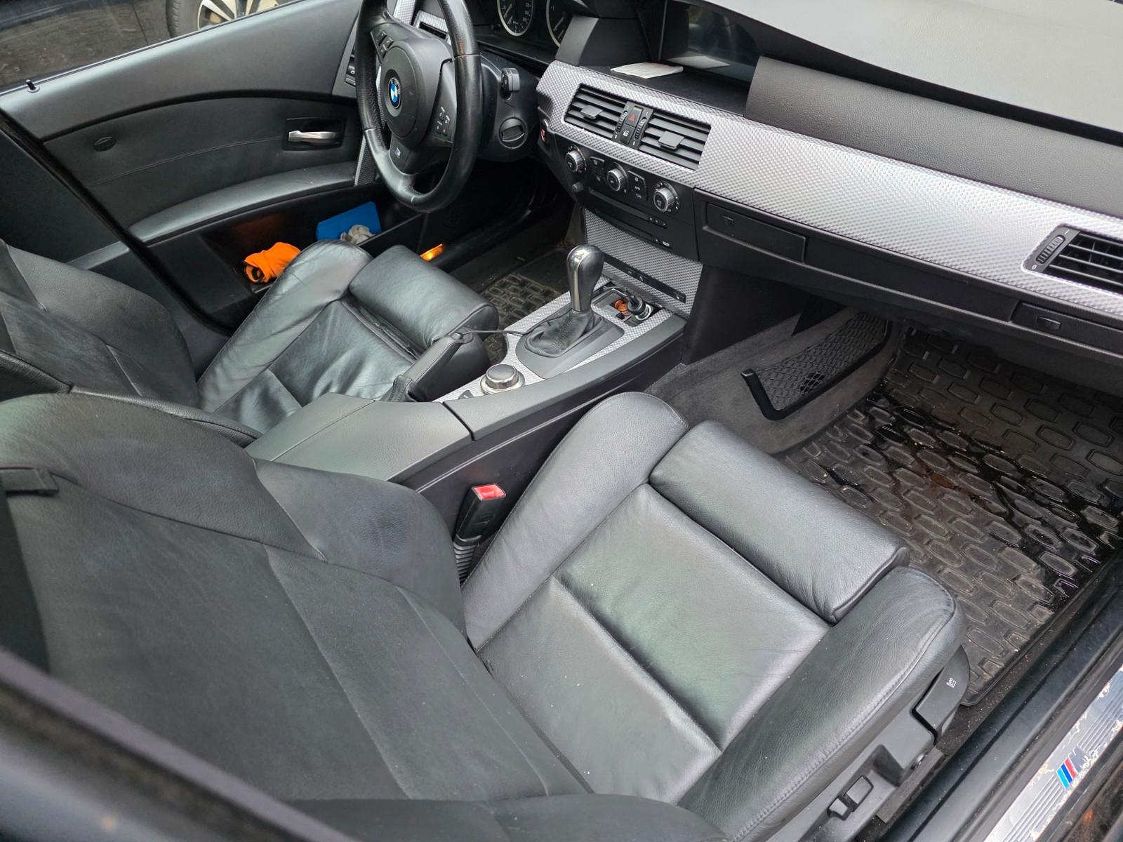 BMW 530 2005 — interior