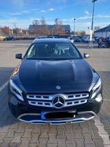 Mercedes-Benz GLA 180 Urban LED Aut Pano Keyless Navi 