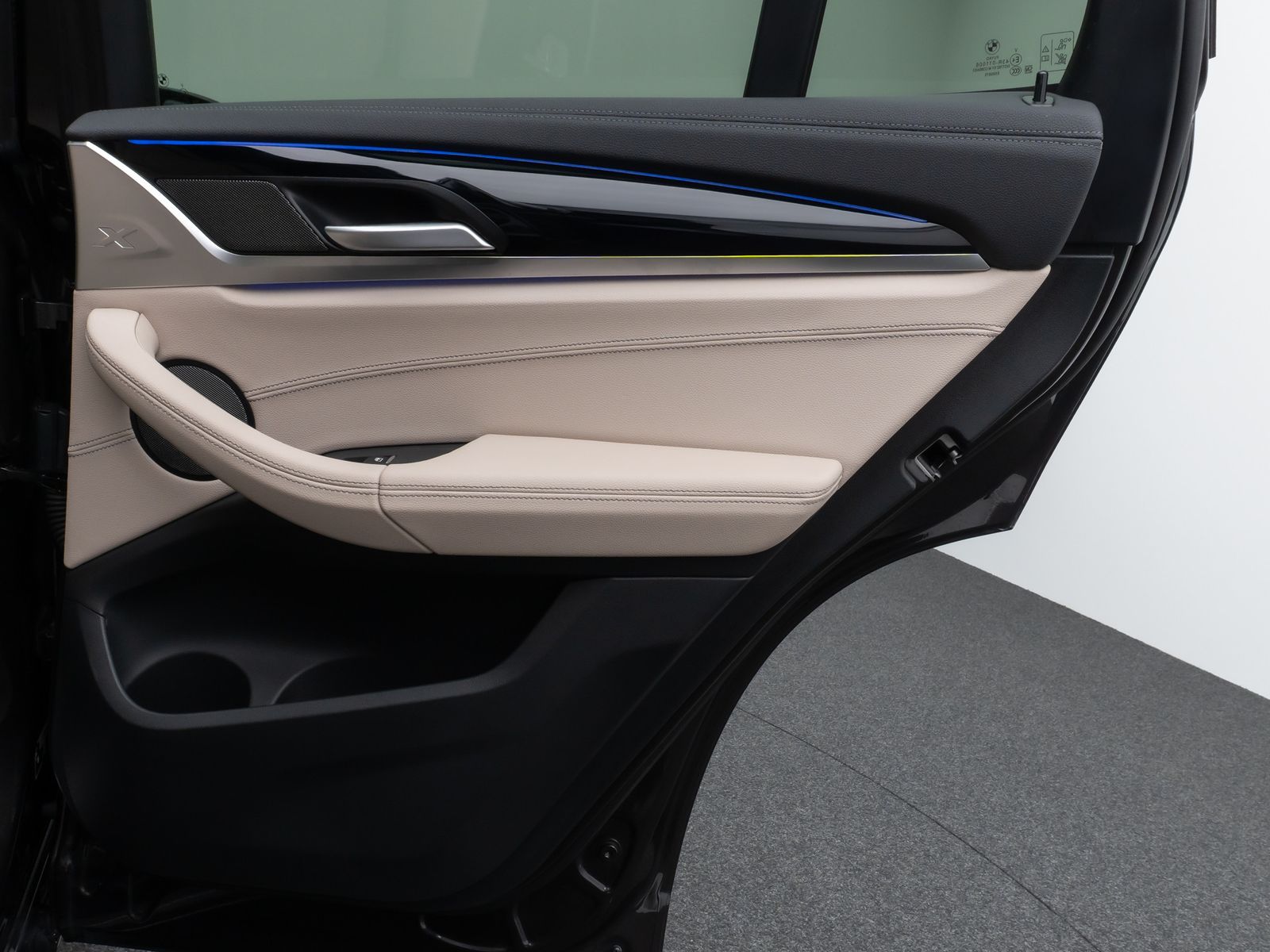 Fahrzeugabbildung BMW X3 M40i  Panorama Kamera HUD DAB H/K Komfort 20"