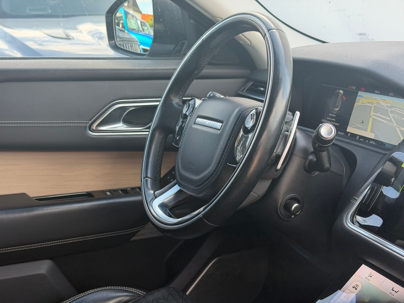 Fahrzeugabbildung Land Rover Range Rover Velar SE/PANO/KAMERA/MERIDIAN/MASSAG