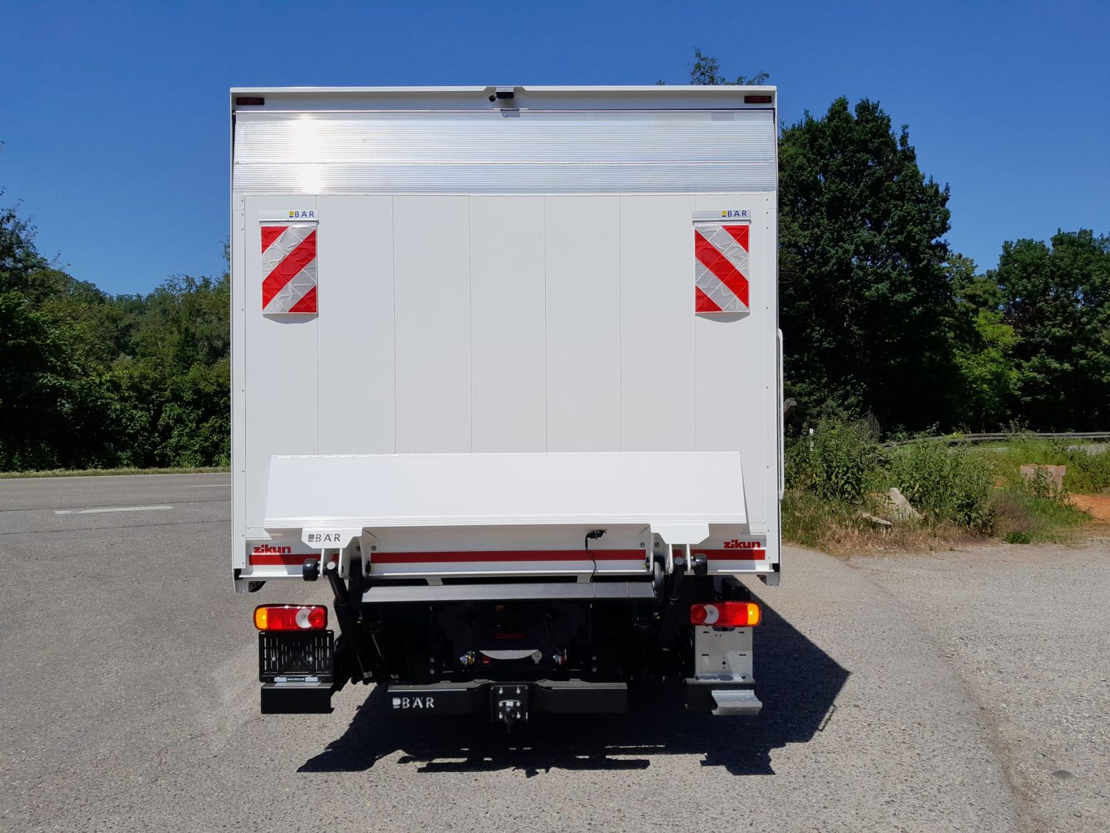 Fahrzeugabbildung DAF FA XB 290 16t Swing-Board-Aufbau