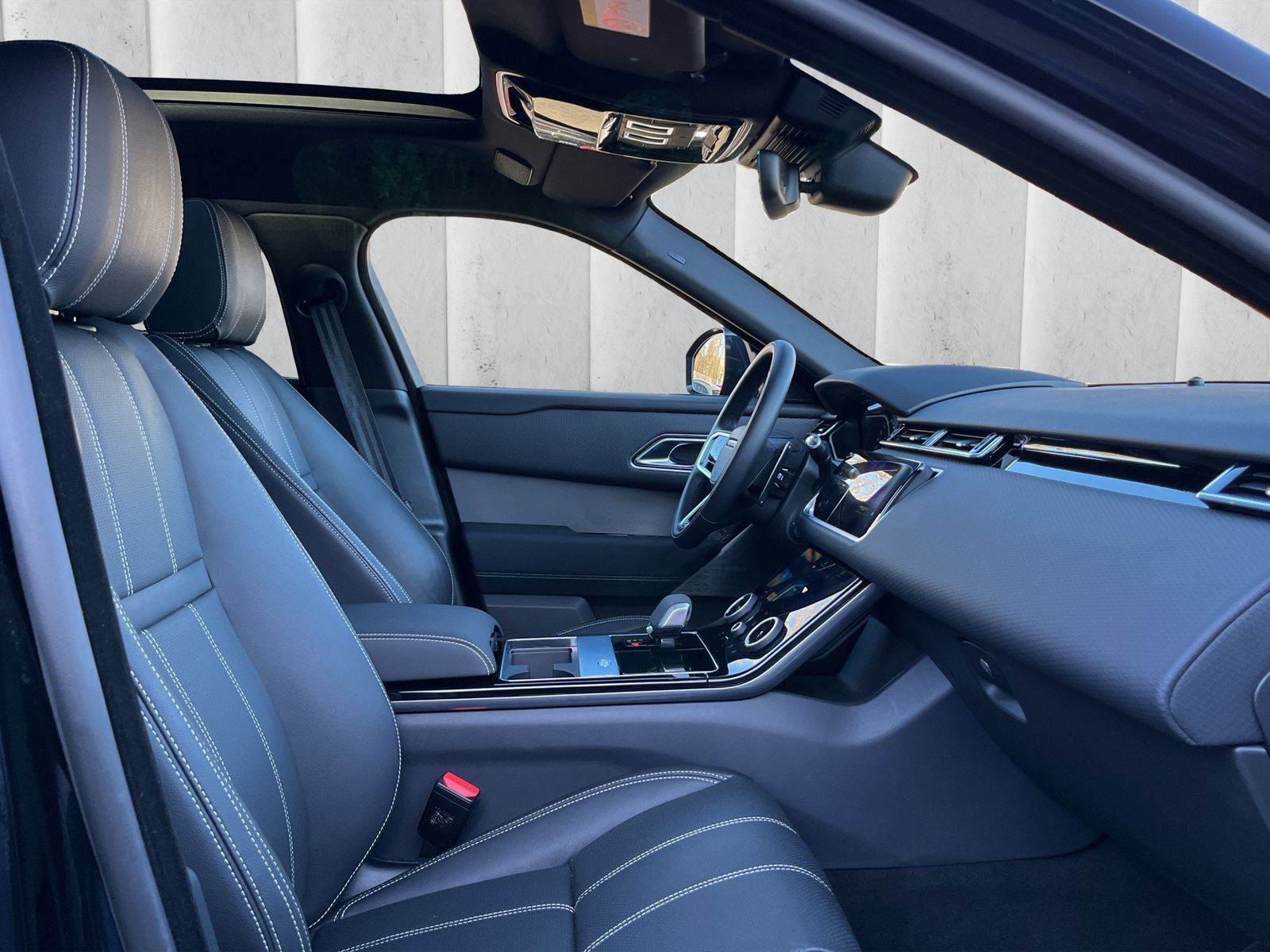 Fahrzeugabbildung Land Rover Range Rover Velar Velar P400e R-Dynamic*BlackEdi