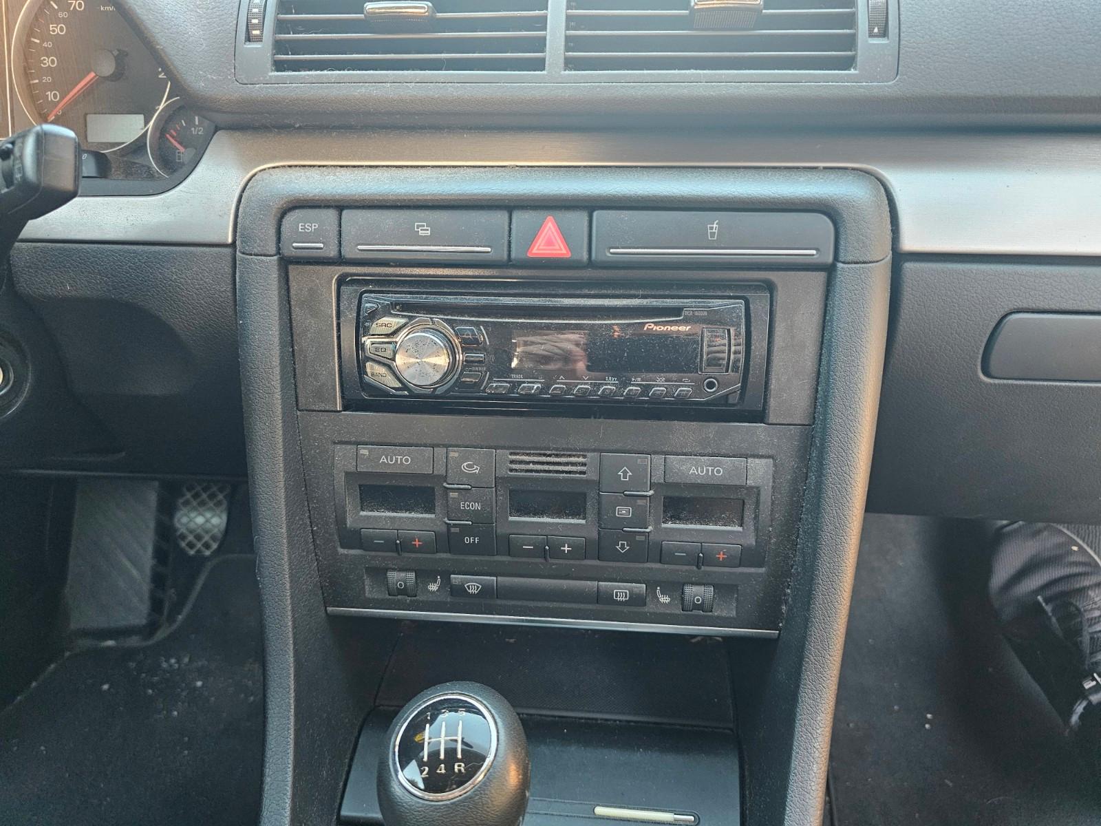Audi A4 2006 — photo 12