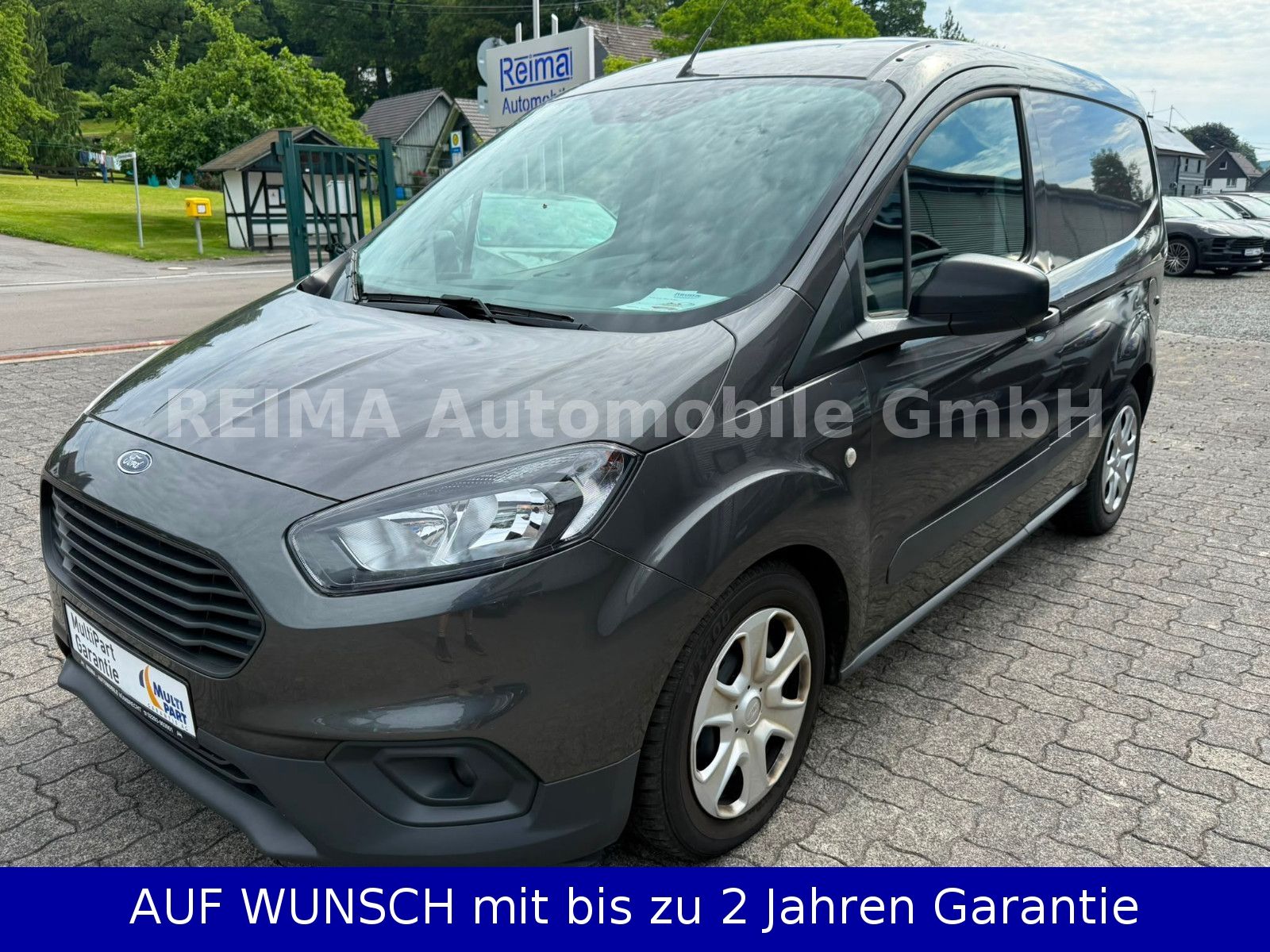 Fahrzeugabbildung Ford Transit Courier, Klima, Winterpaket, Navi
