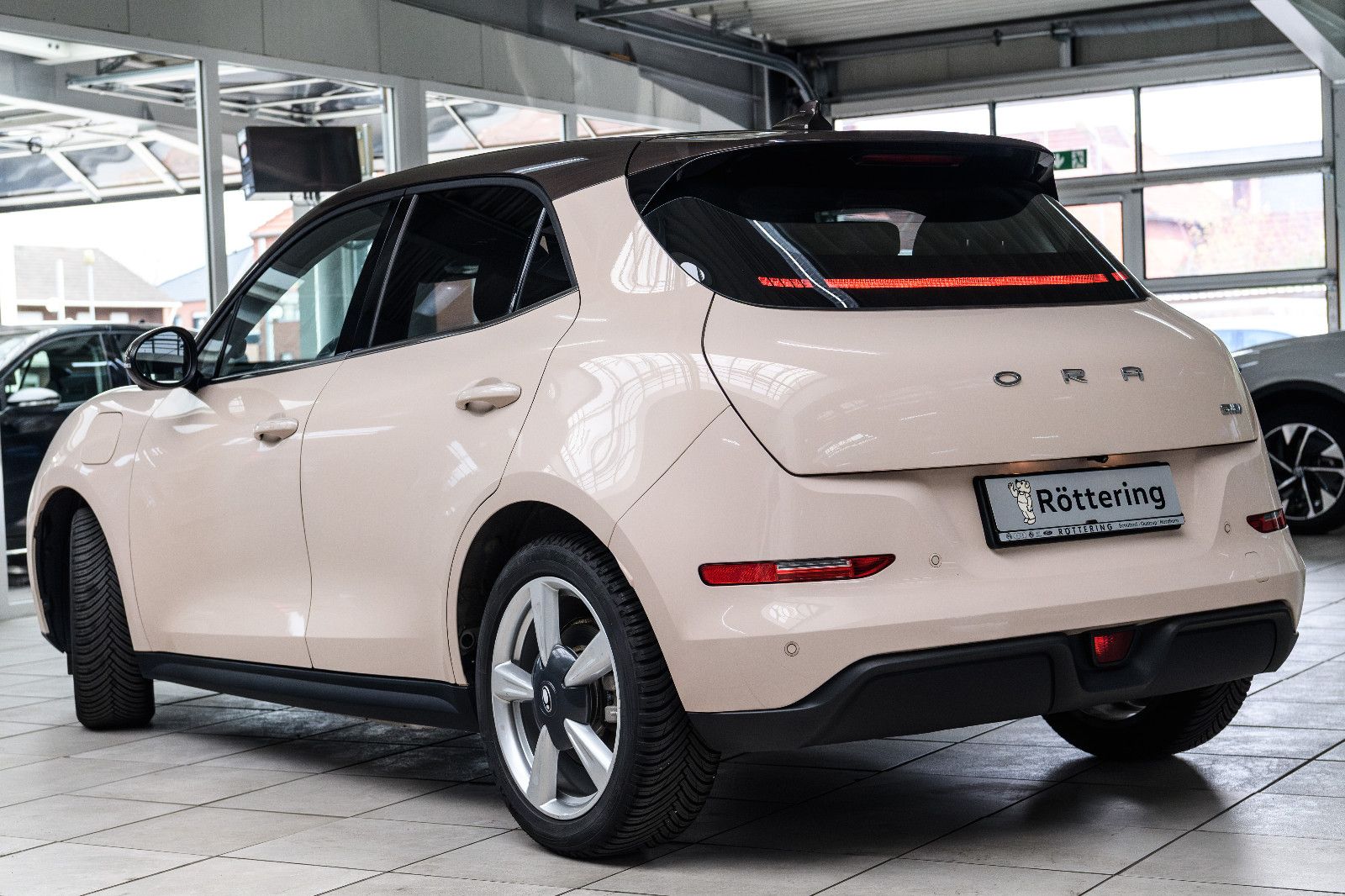 Fahrzeugabbildung GWM Ora 03 400 Pro *Wäpu *Bicolor *Allwetter