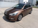Hyundai i20 1.4 YES! Gold Euro 6 4-türig - Hyundai i20: 1.4