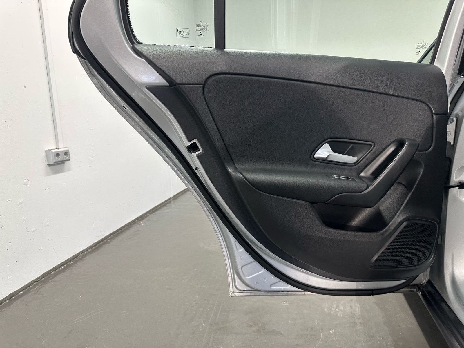Fahrzeugabbildung Mercedes-Benz A 200 d DCT *DISTRO*AHK*LED*NAVI*BUSINESS*SH