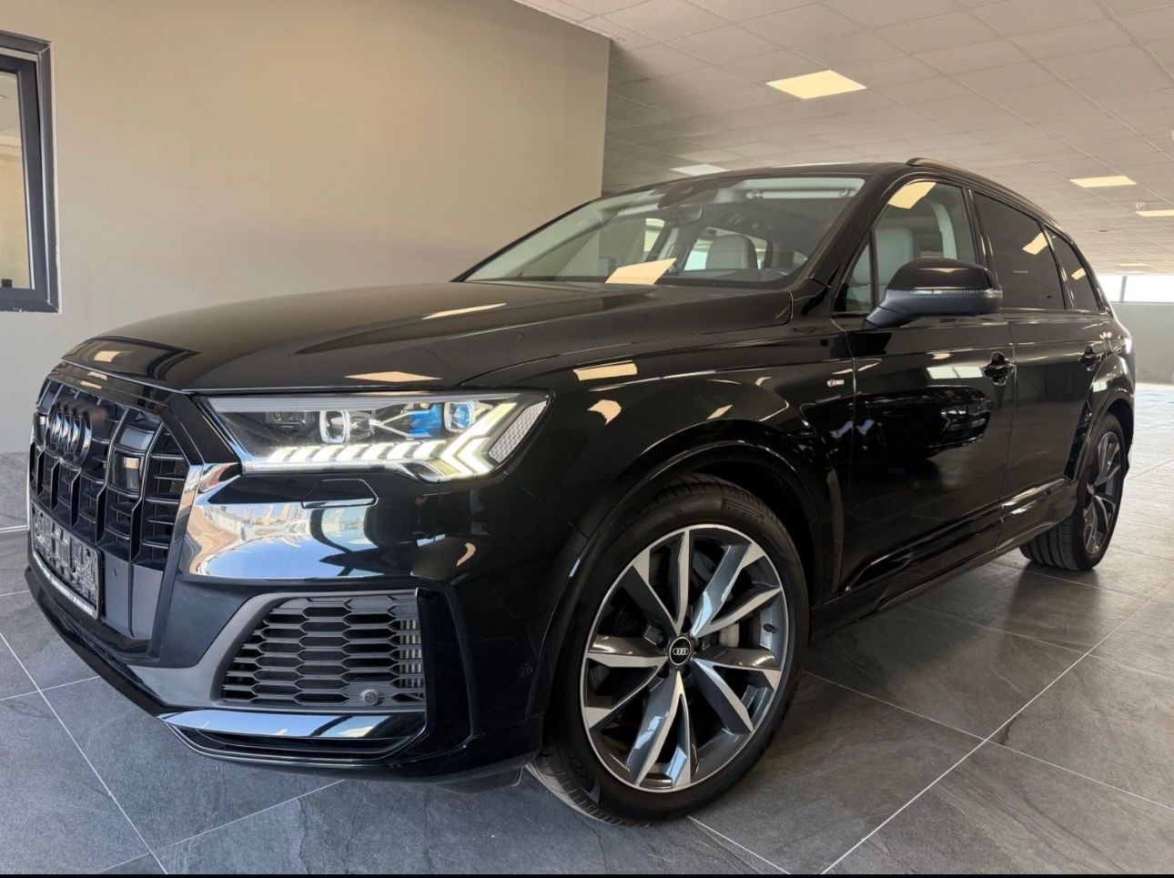 Audi Q7 - 1