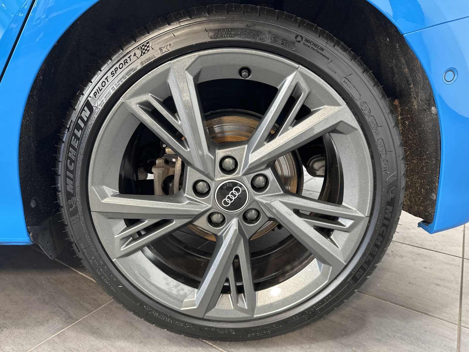 Fahrzeugabbildung Audi A3 Sportback 35 TFSI S-Line LED+SHZ+PLA+18ZO+1HD