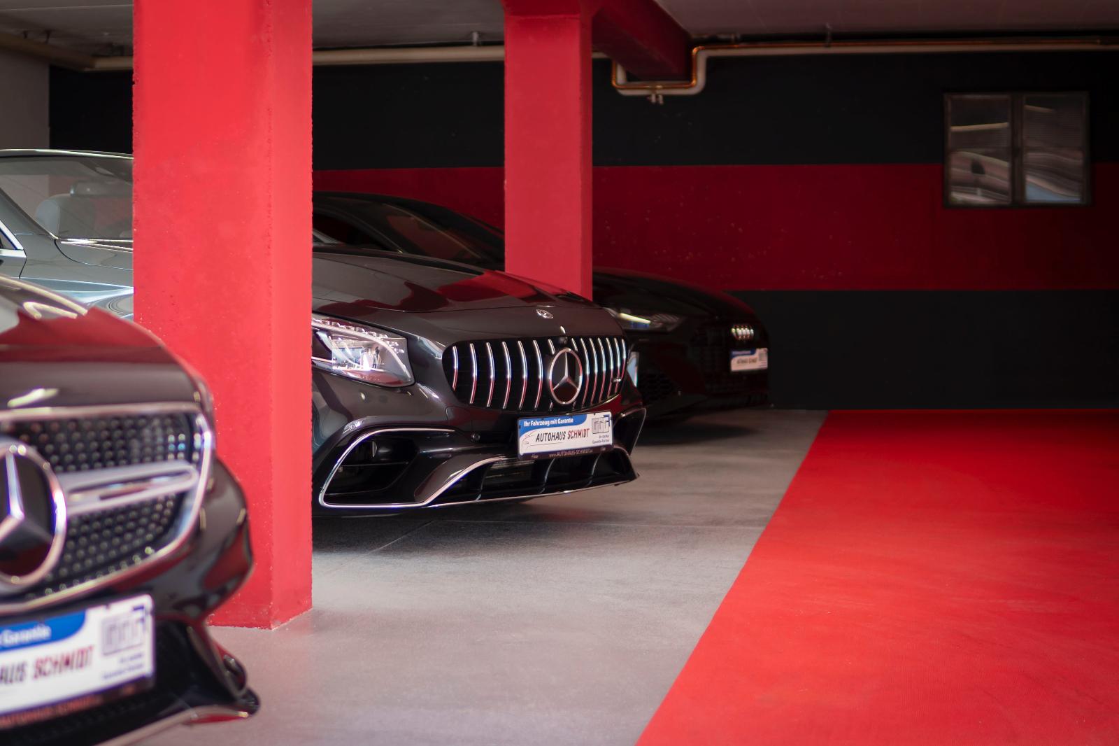 showroom-image-top