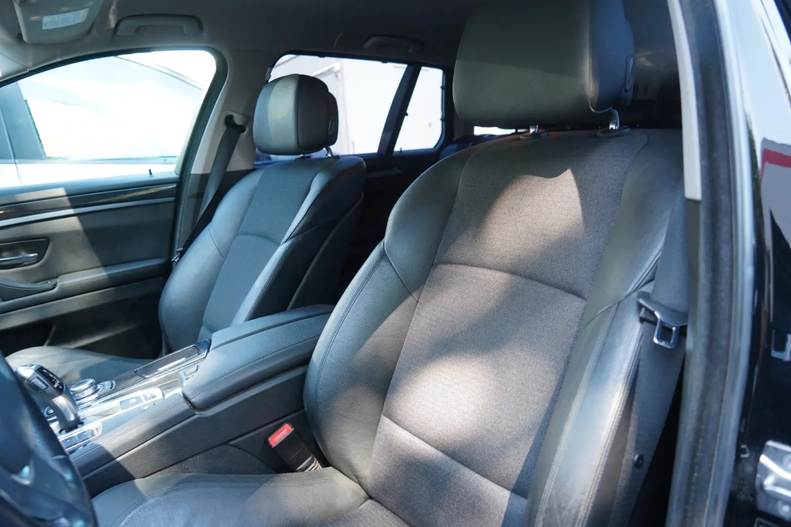 BMW 520d F11 Touring Bi-Xenon*Navi*Temp*AHK*