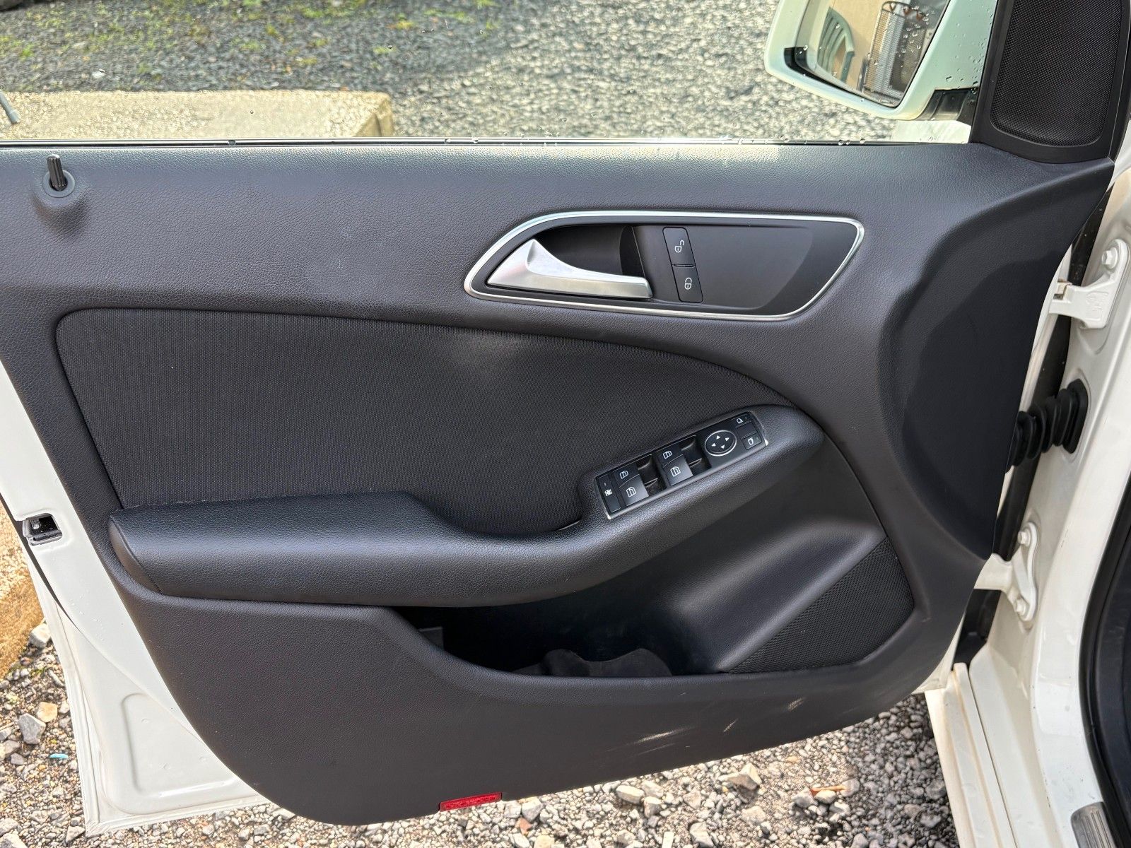 Fahrzeugabbildung Mercedes-Benz B 180 BE Klima PDC 1.HAND SPORTLENKRAD Sitzhzg